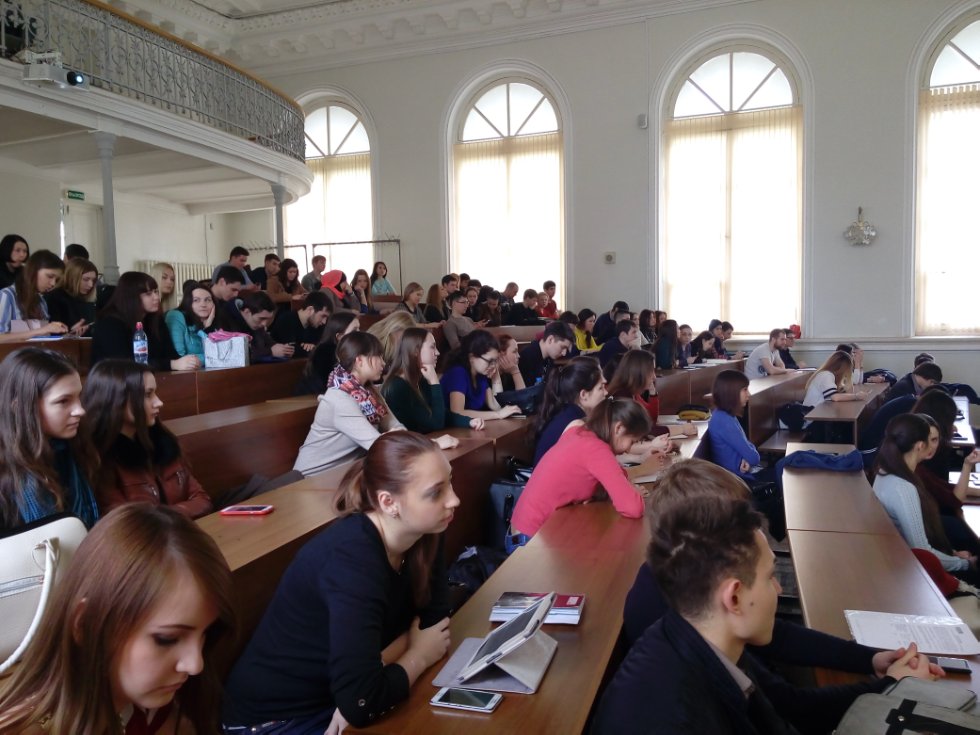 На минувшей неделе c 6 ? 10 апреля 2015 года Отдел развития карьеры Департамента образования КФУ проводил 'Дни карьеры', для студентов, обучающихся на 3-5 курсе, где студенты отделения финансов приняли активное участие. На минувшей неделе c 6 ? 10 апреля 2015 года Отдел развития карьеры Департамента образования КФУ проводил 'Дни карьеры', для студентов, обучающихся на 3-5 курсе, где студенты отделения финансов приняли активное участие.