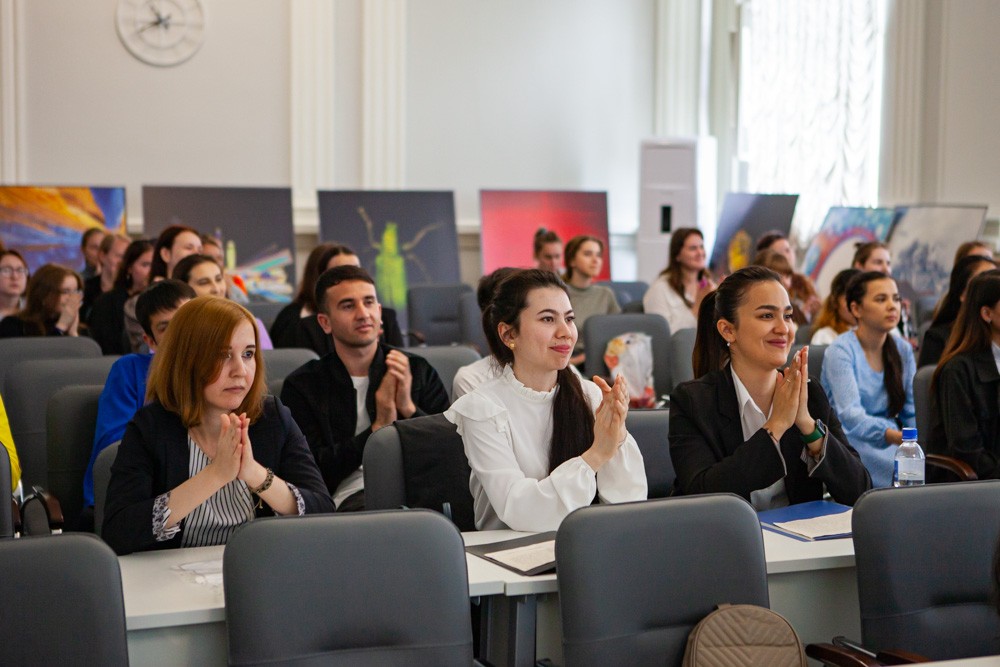В Елабужском институте КФУ прошел международный конкурс чтецов для иностранных студентов 'Мой Пушкин' В Елабужском институте КФУ прошел международный конкурс чтецов для иностранных студентов 'Мой Пушкин'