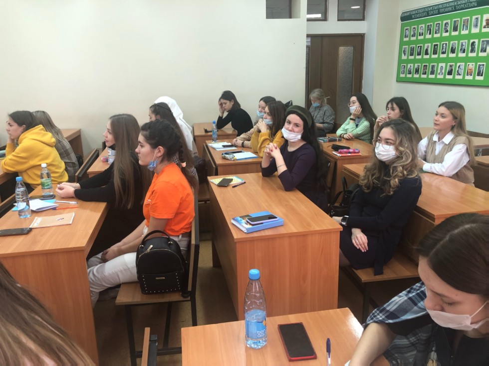 Шагыйрә Илсөяр Иксанова белән очрашу Шагыйрә Илсөяр Иксанова белән очрашу