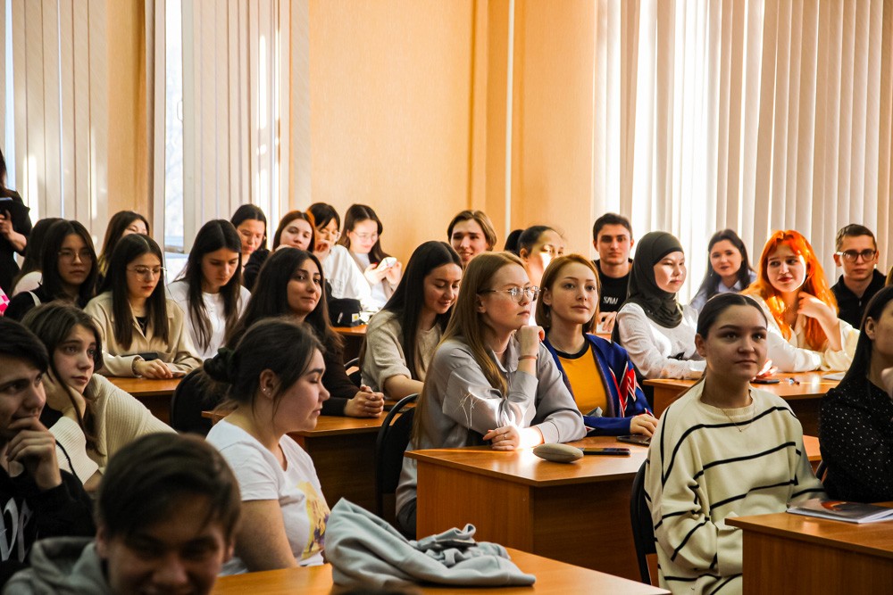 Для студентов первого курса Елабужского института Казанского федерального университета состоялось занятие, посвященное пропаганде трезвости и профилактике употребления наркотиков Для студентов первого курса Елабужского института Казанского федерального университета состоялось занятие, посвященное пропаганде трезвости и профилактике употребления наркотиков