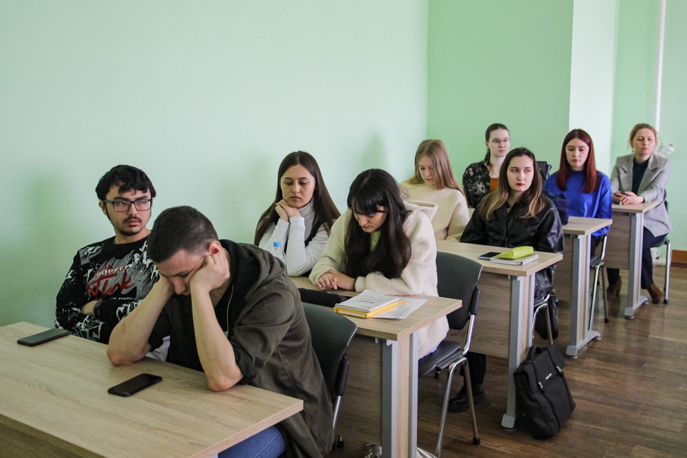 Учителя иностранного языка были приглашены на встречу со студентами Учителя иностранного языка были приглашены на встречу со студентами