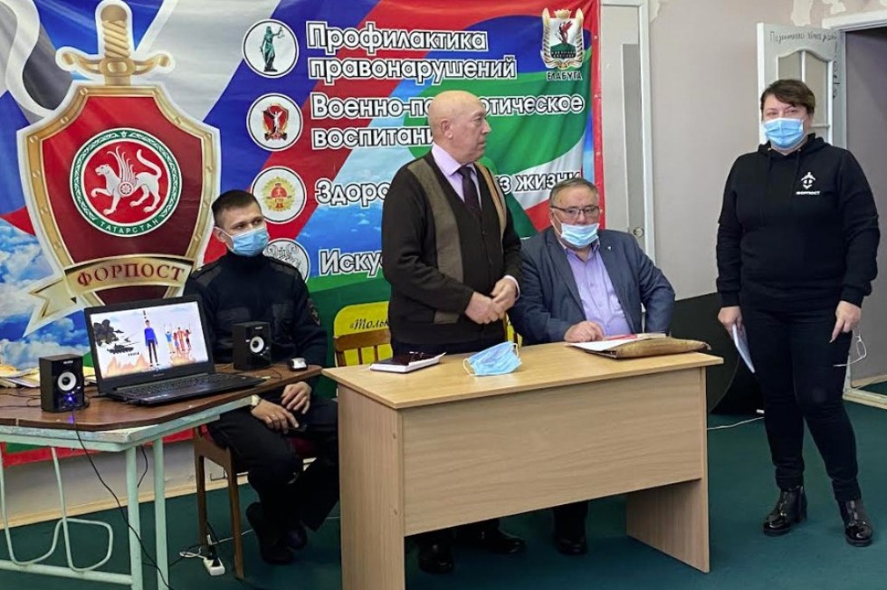 Студенты ЕИ КФУ приняли участие в круглом столе Студенты ЕИ КФУ приняли участие в круглом столе