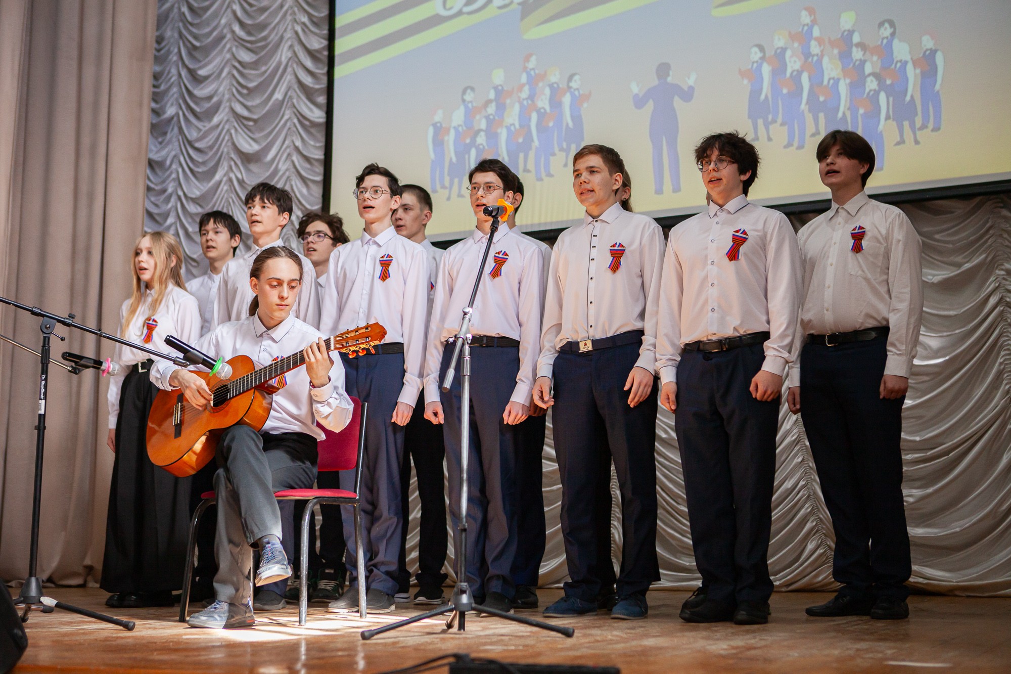 В Елабужском институте прошёл конкурс 'Битва хоров', посвящённый 80-летию Победы в Великой Отечественной войне В Елабужском институте прошёл конкурс 'Битва хоров', посвящённый 80-летию Победы в Великой Отечественной войне