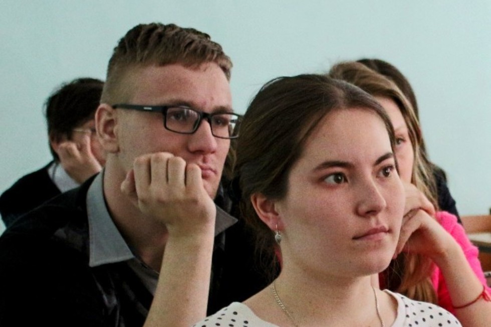 New sides of the birds' keeper