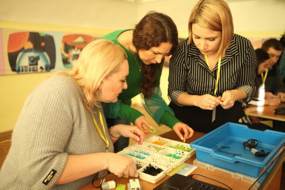 В Елабужском институте КФУ прошёл пресс-тур с участием представителей СМИ и блогеров В Елабужском институте КФУ прошёл пресс-тур с участием представителей СМИ и блогеров