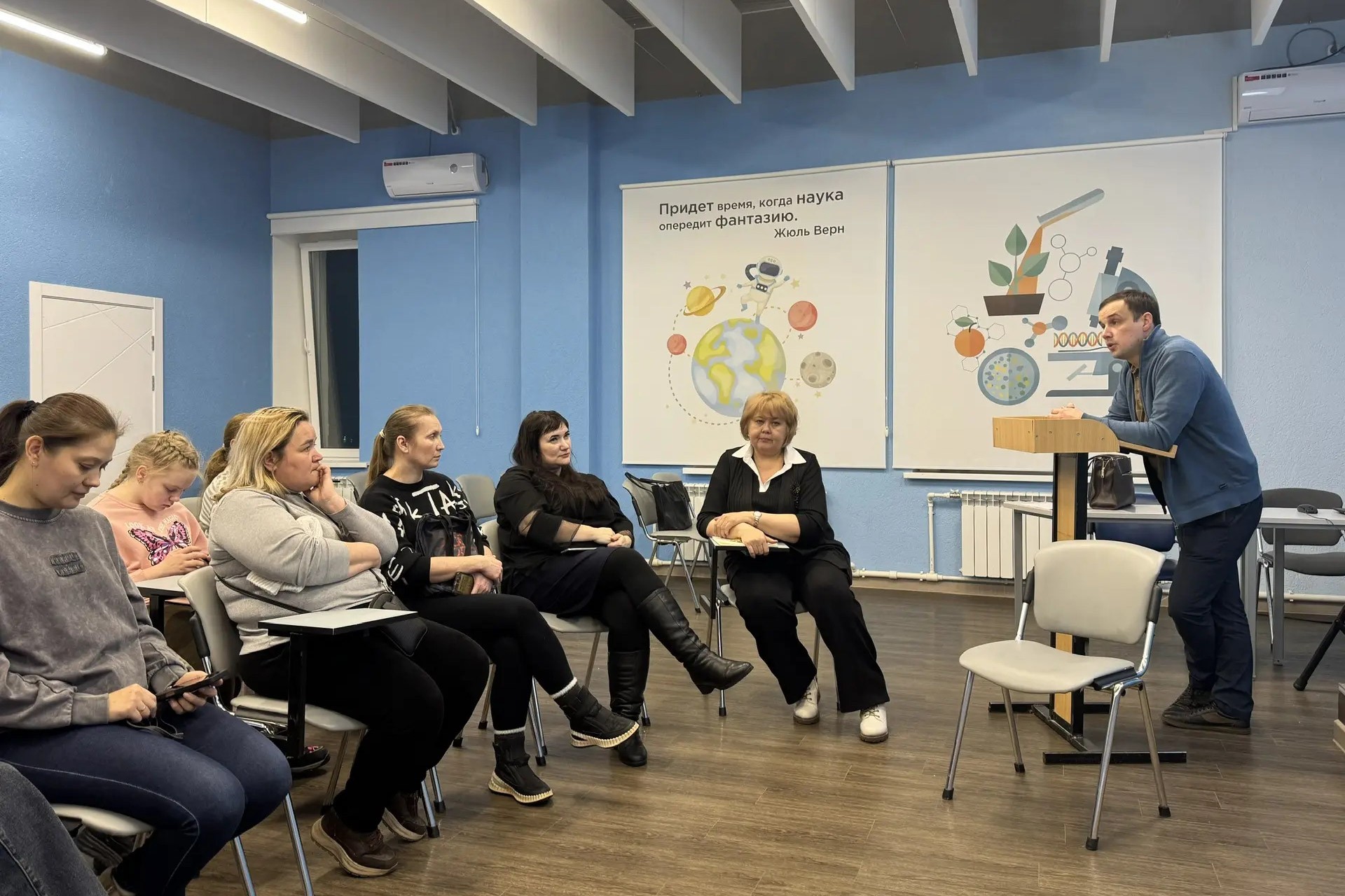 В Елабужском институте КФУ обсудили перспективы открытия инженерных классов для школьников В Елабужском институте КФУ обсудили перспективы открытия инженерных классов для школьников