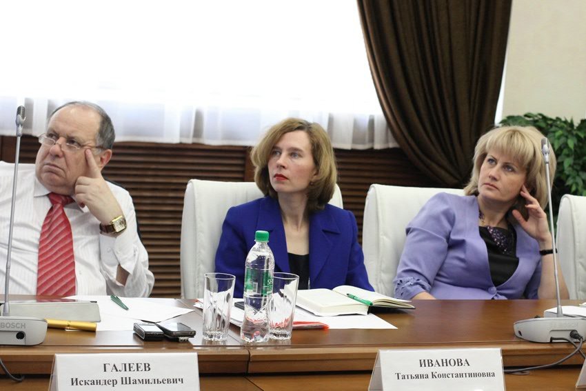 ����.�����