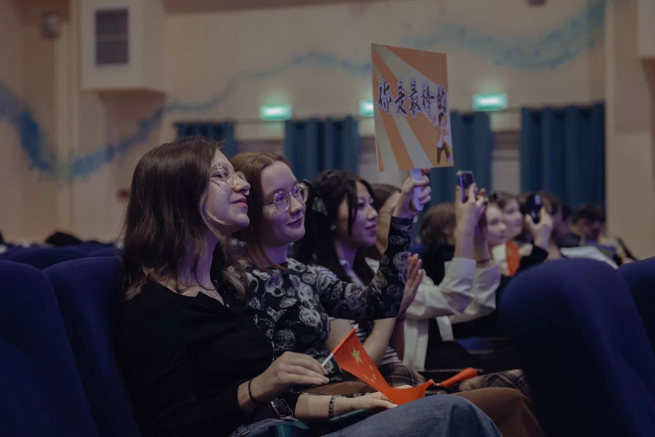 В Казани завершился отборочный этап Всемирного студенческого конкурса китайского языка 'Китайский мост' В Казани завершился отборочный этап Всемирного студенческого конкурса китайского языка 'Китайский мост'