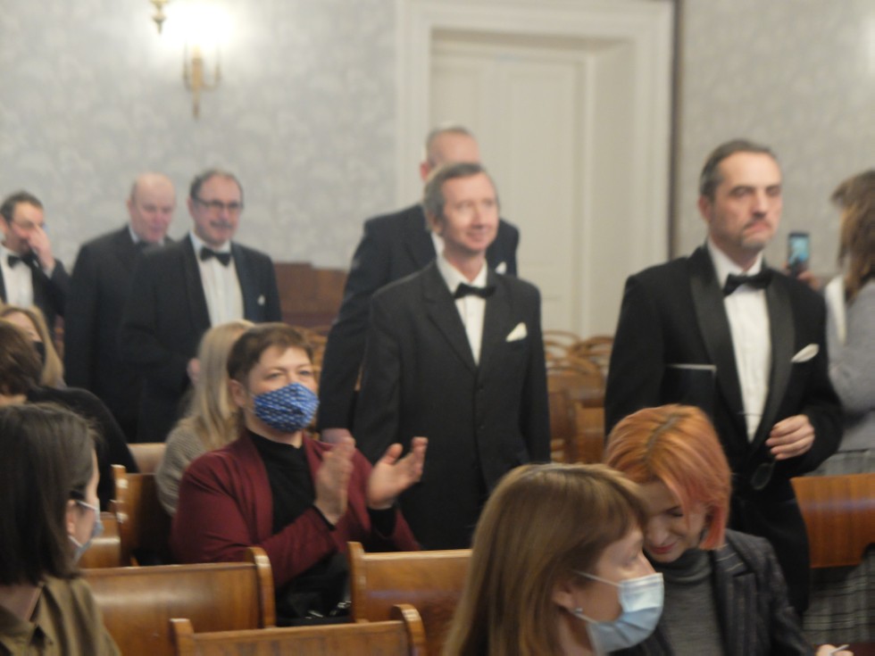 ���� 25 ���