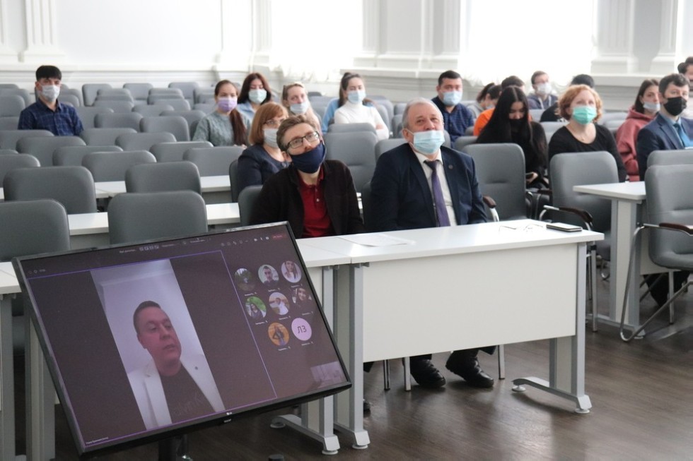 В Елабужском институте КФУ состоялся День открытых дверей для желающих обучаться по программам магистратуры В Елабужском институте КФУ состоялся День открытых дверей для желающих обучаться по программам магистратуры