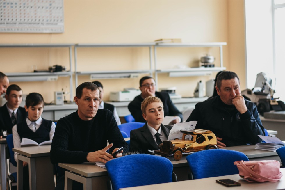 ����� ��������� ���� ������������� 