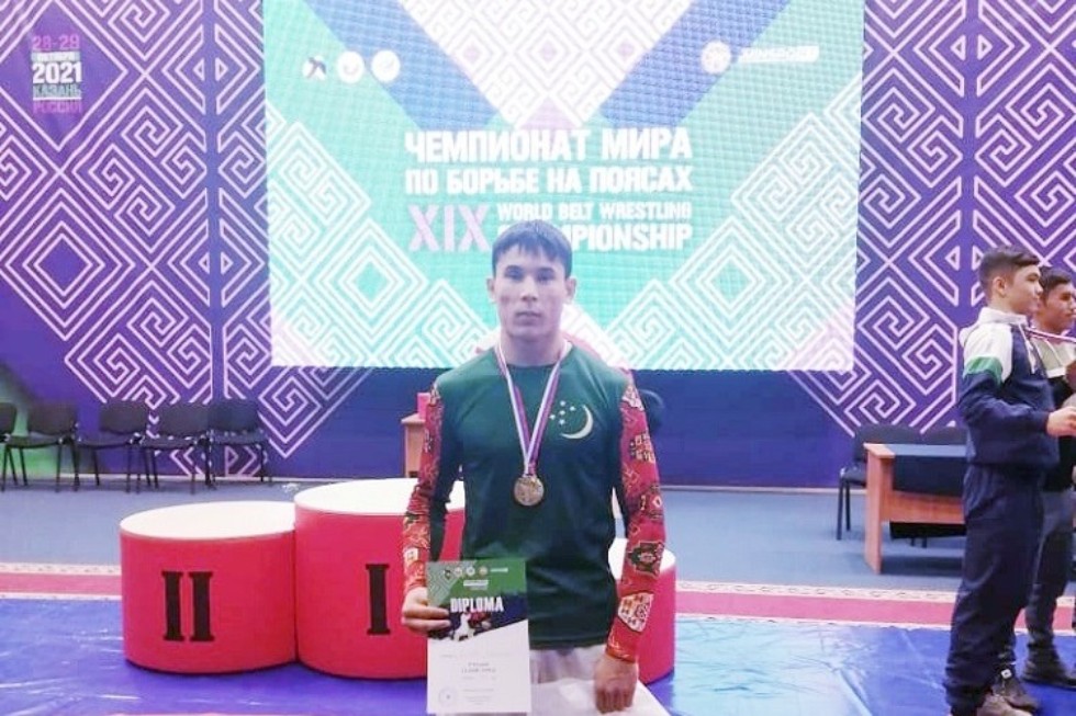 Студент Елабужского института КФУ принял участие в чемпионате мира по борьбе на поясах