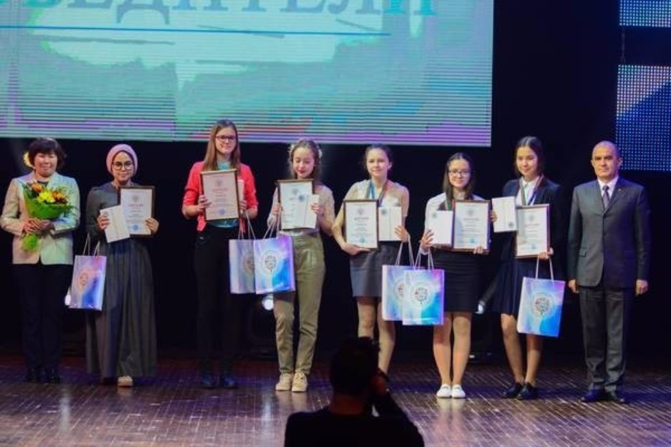 Преподаватели ИФМК на торжественном чествовании победителей и призеров международной олимпиады по русскому языку Преподаватели ИФМК на торжественном чествовании победителей и призеров международной олимпиады по русскому языку