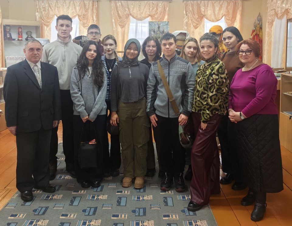 Студенты этнологи посетили село Кряш- Серда Студенты этнологи посетили село Кряш- Серда