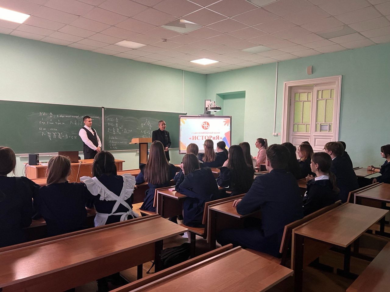 В ходе фестиваля 'Открывая мир науки' для студентов, обучающихся колледжа и ОШ 'Университетская' состоялась презентация студенческого научного кружка 'История'. В ходе фестиваля 'Открывая мир науки' для студентов, обучающихся колледжа и ОШ 'Университетская' состоялась презентация студенческого научного кружка 'История'.