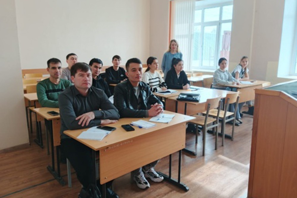 В Елабужском институте КФУ прошли кураторские часы в рамках операции В Елабужском институте КФУ прошли кураторские часы в рамках операции