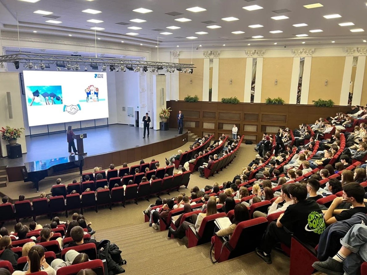 Фестиваль 'Открывая мир науки' в Институте управления, экономики и финансов КФУ Фестиваль 'Открывая мир науки' в Институте управления, экономики и финансов КФУ