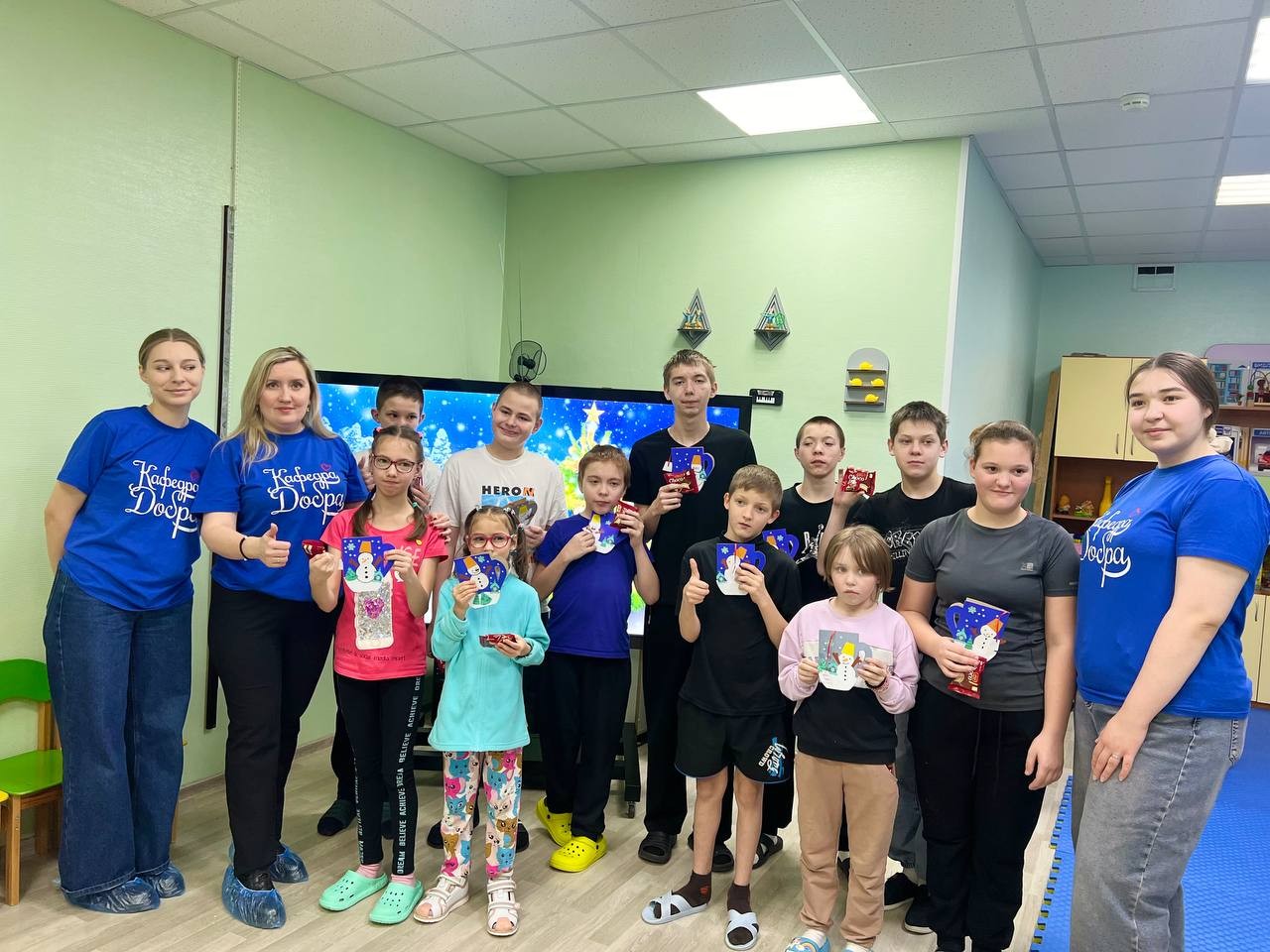 Волонтеры 'Кафедры Добра' Елабужского института КФУ провели творческий мастер-класс для детей с ОВЗ Волонтеры 'Кафедры Добра' Елабужского института КФУ провели творческий мастер-класс для детей с ОВЗ