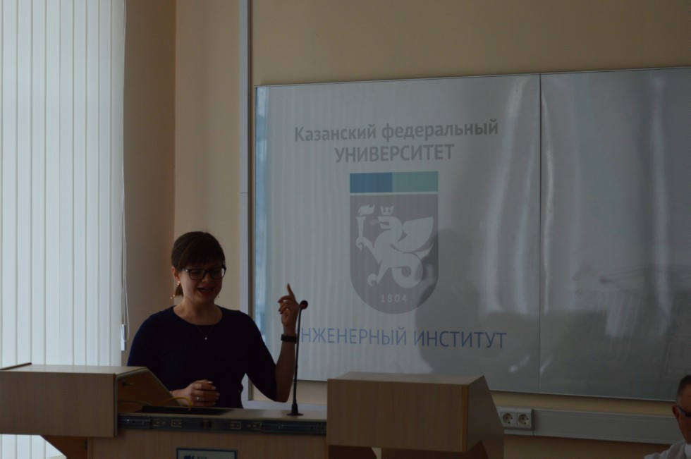 �������-����������� '���������� ���������' �� '���������' (�. ������) � ��� '�����������������-�������'(�. ������)