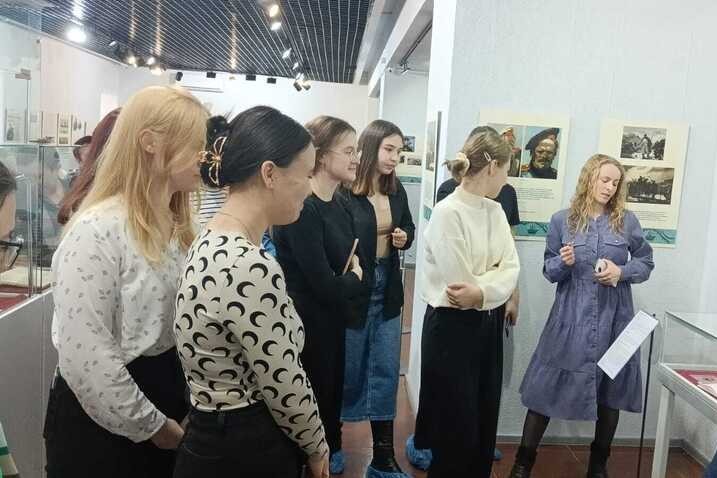 Выставку воинской славы посетили студенты Елабужского института КФУ Выставку воинской славы посетили студенты Елабужского института КФУ