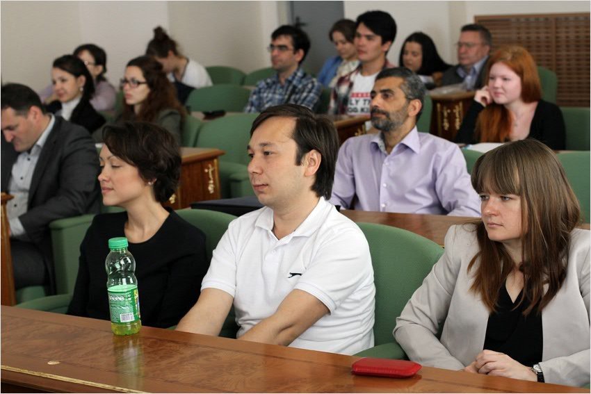 Does EU support arms supplies to Syrian rebels? Does EU support arms supplies to Syrian rebels?