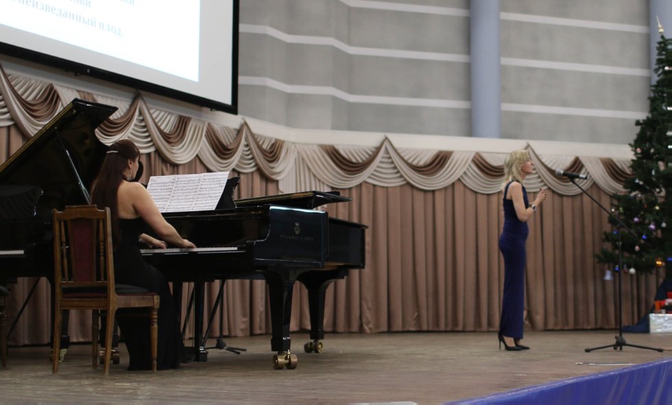 В преддверии Нового года? В преддверии Нового года?