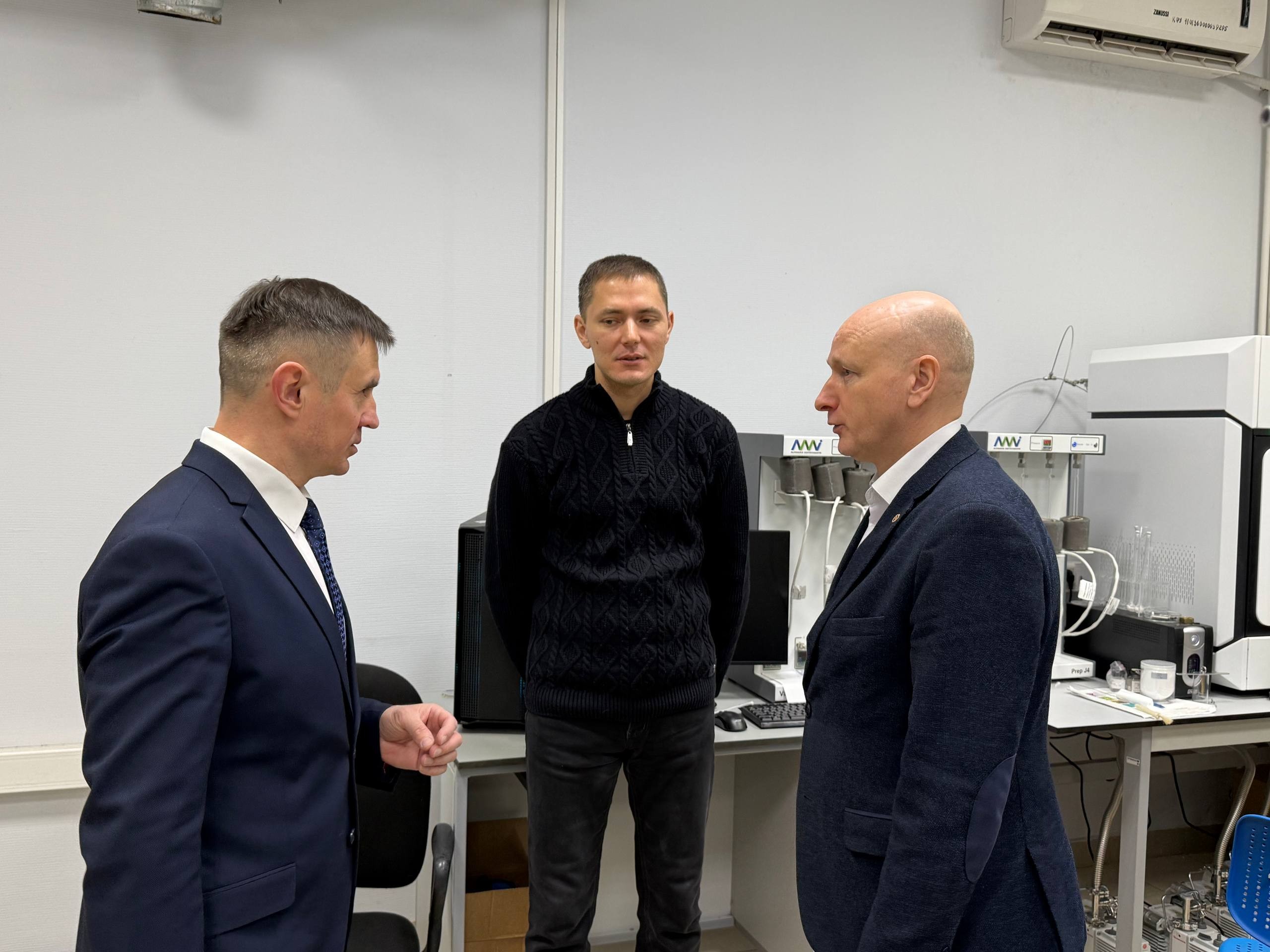 Визит ректора БГТУ в Химический институт Визит ректора БГТУ в Химический институт