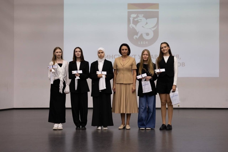 Первый шаг в большую жизнь: первокурсники КФУ открыли для себя мир Казанского федерального университета Первый шаг в большую жизнь: первокурсники КФУ открыли для себя мир Казанского федерального университета