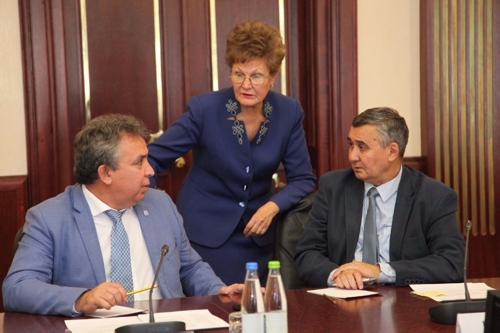 National Silk Road Committee Starts Working Today National Silk Road Committee Starts Working Today