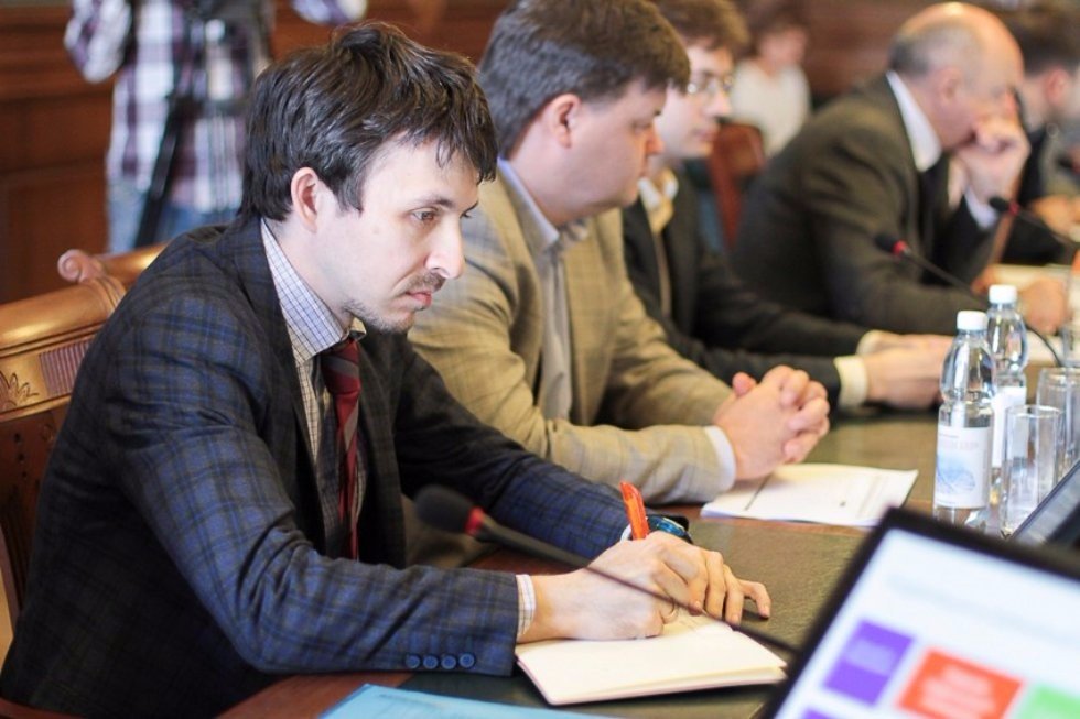 Rector Ilshat Gafurov Meets with Microsoft and Rohde & Schwarz