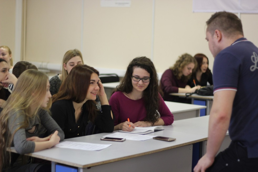 Декабрьская сессия решения кейсов от креативного агентства Brainstore подошла к концу. Декабрьская сессия решения кейсов от креативного агентства Brainstore подошла к концу.