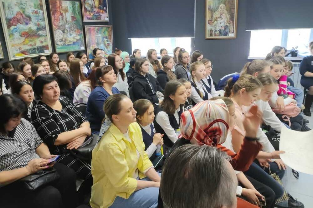 Мастер-класс 'Композиция и цвет в татарской вышивке' и профориентационная работа Елабужского института КФУ в Муслюмово Мастер-класс 'Композиция и цвет в татарской вышивке' и профориентационная работа Елабужского института КФУ в Муслюмово