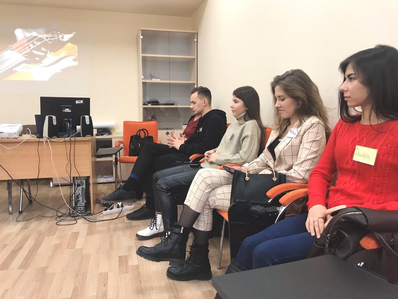 Академические лидеры ИУЭФ стали участниками тренинга публичных выступлений от Сбербанка Академические лидеры ИУЭФ стали участниками тренинга публичных выступлений от Сбербанка