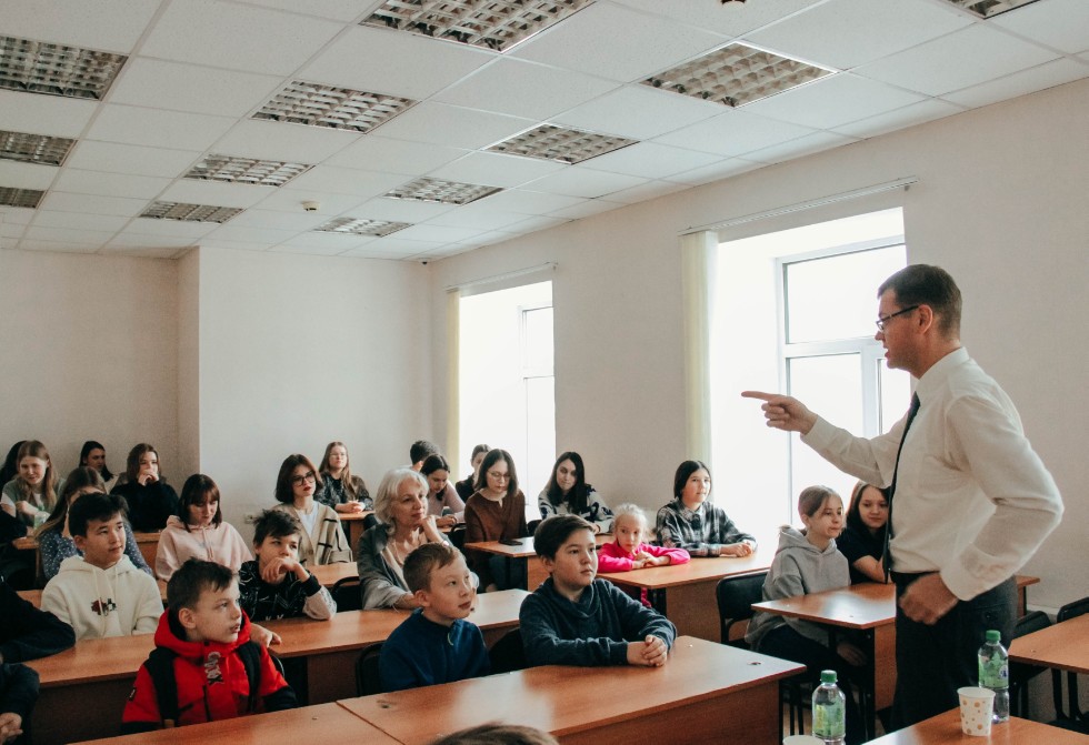 Будущее за нами: состоялась встреча с будущими студентами в рамках кинопоказа Будущее за нами: состоялась встреча с будущими студентами в рамках кинопоказа