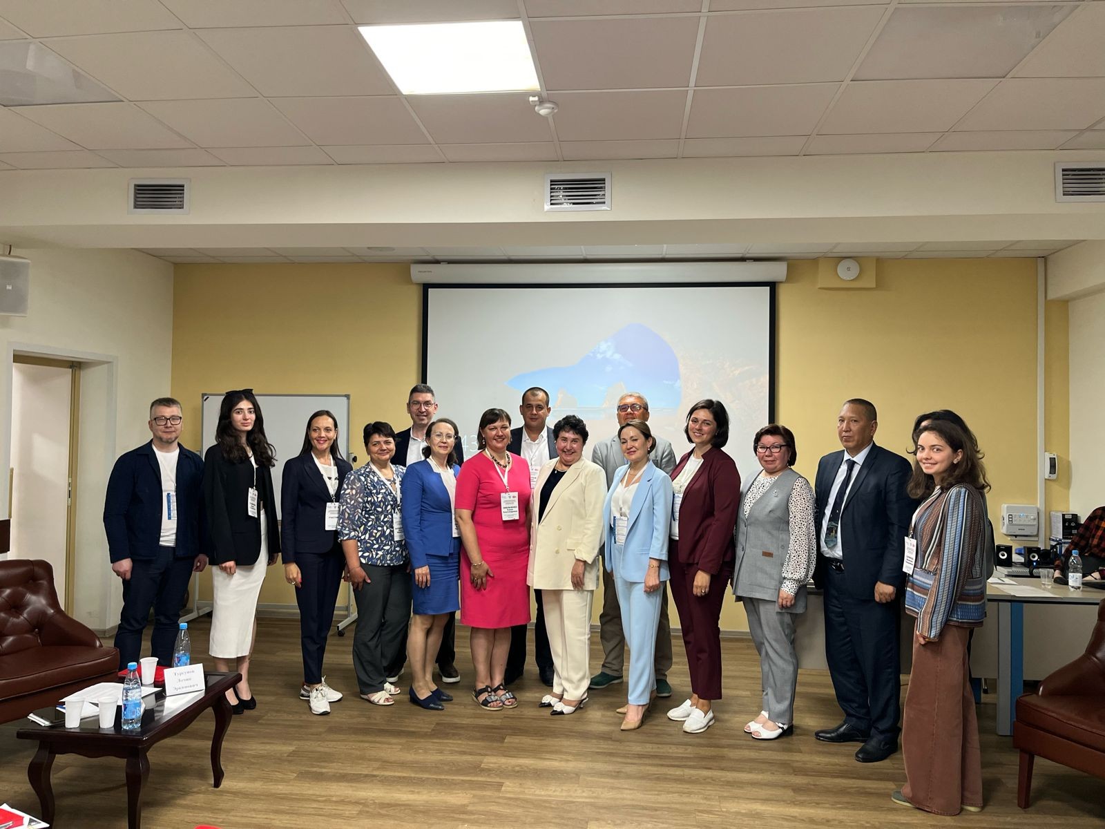 Заседание Симпозиума 'Мигранты в образовании: от проблем ? к решениям' Заседание Симпозиума 'Мигранты в образовании: от проблем ? к решениям'