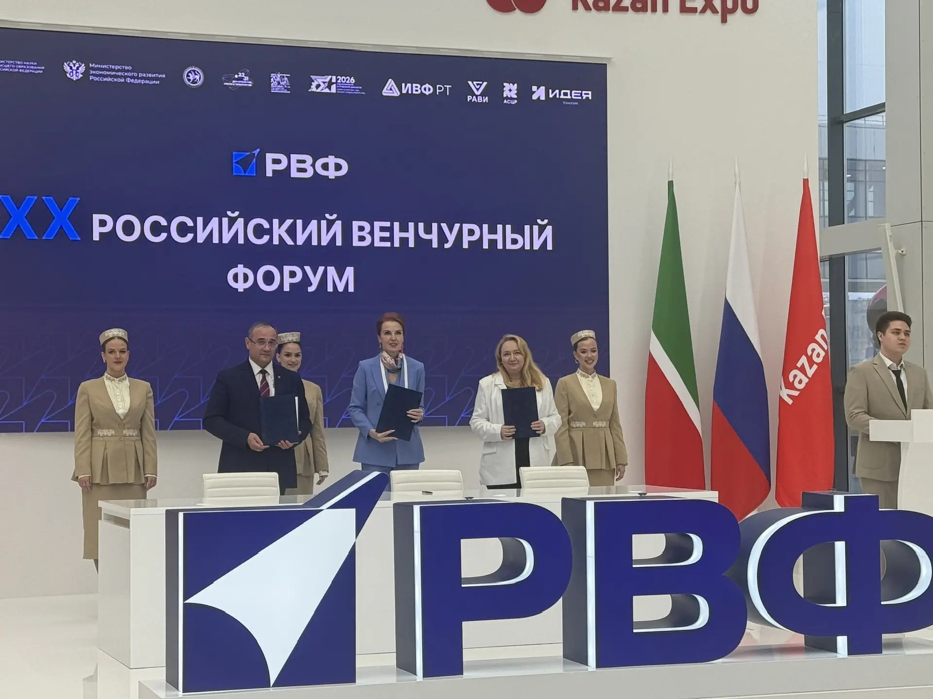 � ,�� ������������� ��������� �����, &laquo;��������������� ��������� &ndash; ���������� � �������&raquo;, ��� &laquo;�����&raquo;