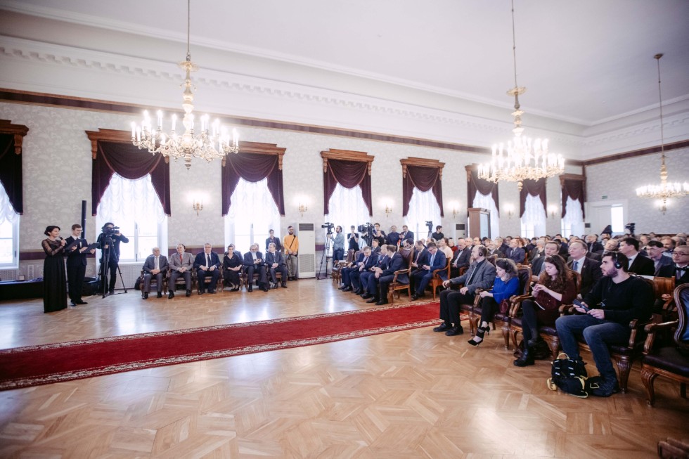 Daniel T. Wise receives Lobachevsky Medal and Prize from Kazan Federal University