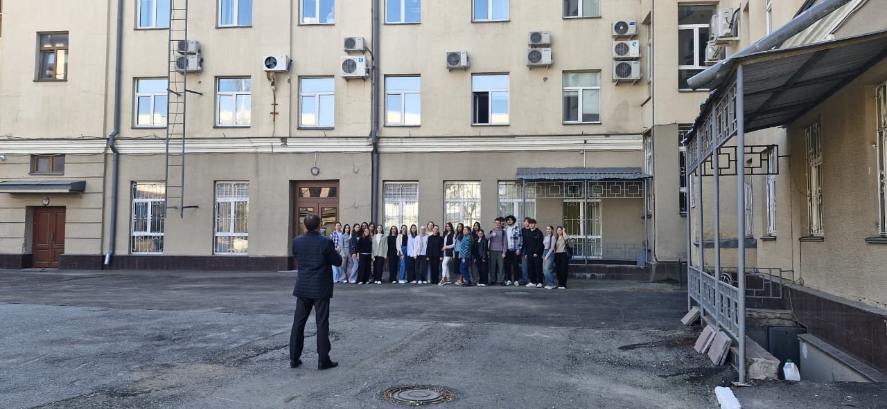 Традиционный весенний субботник прошел в КФУ Традиционный весенний субботник прошел в КФУ