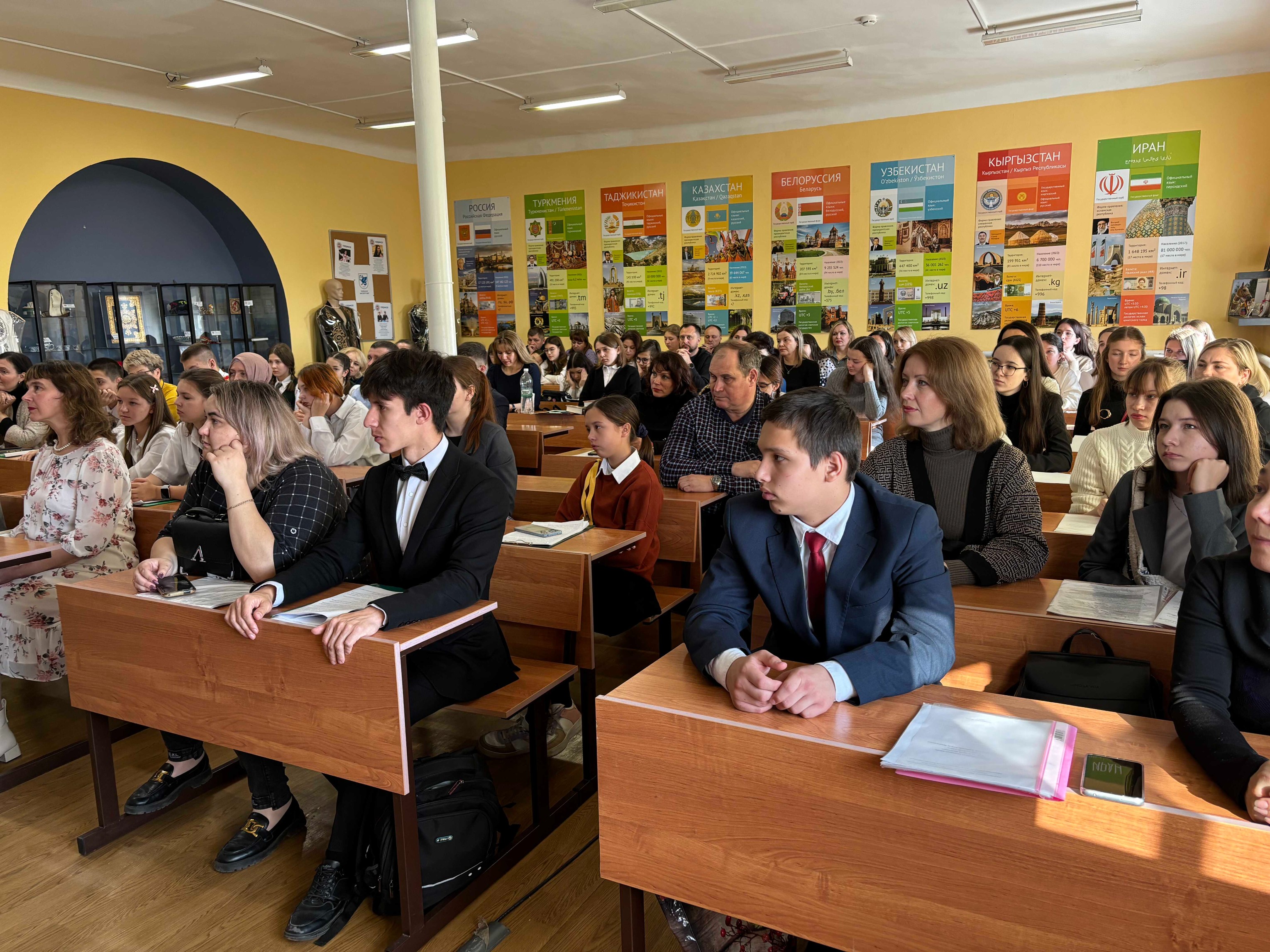 Юные исследователи представили свои работы на конференции 'Юный филолог ? 2024' Юные исследователи представили свои работы на конференции 'Юный филолог ? 2024'