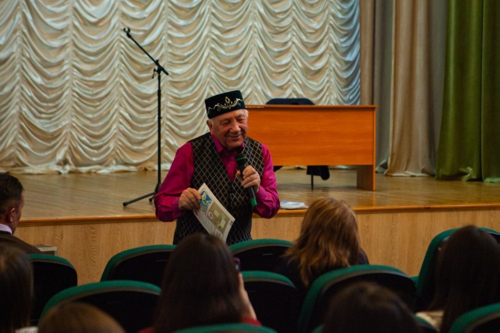 Встреча студентов Елабужского института КФУ с Алмазом Хамзиным Встреча студентов Елабужского института КФУ с Алмазом Хамзиным