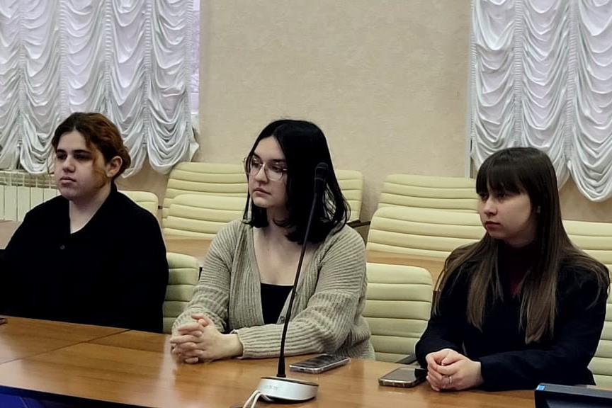 Студенческий актив Елабужского института КФУ обсудил перспективы сотрудничества с Лигой студентов РТ Студенческий актив Елабужского института КФУ обсудил перспективы сотрудничества с Лигой студентов РТ