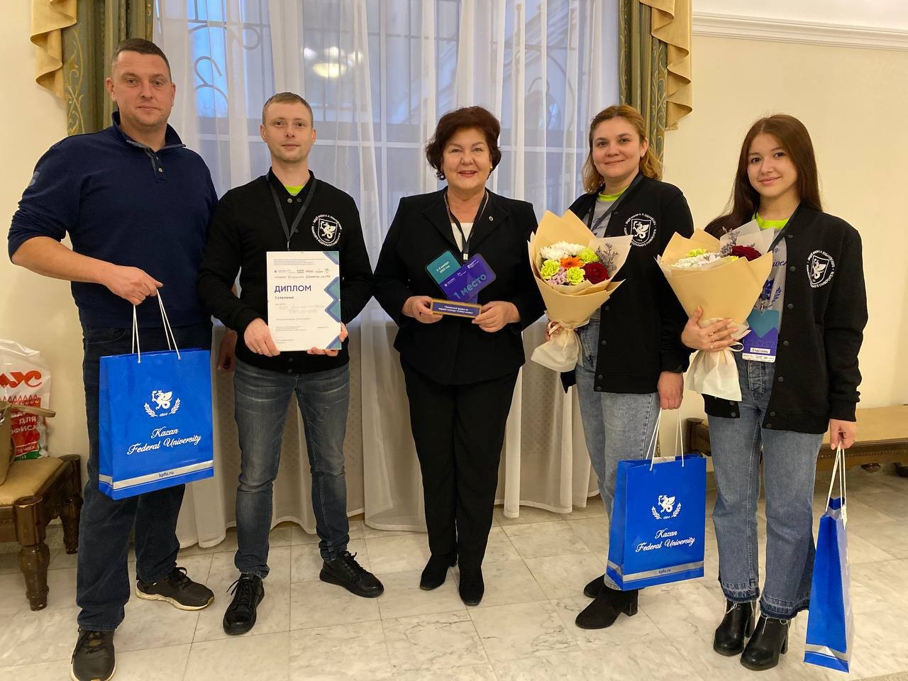 Команда Лицея имени Н.И. Лобачевского КФУ стала победителем I Казанского форума по первой помощи 'Спаси жизнь'! Команда Лицея имени Н.И. Лобачевского КФУ стала победителем I Казанского форума по первой помощи 'Спаси жизнь'!