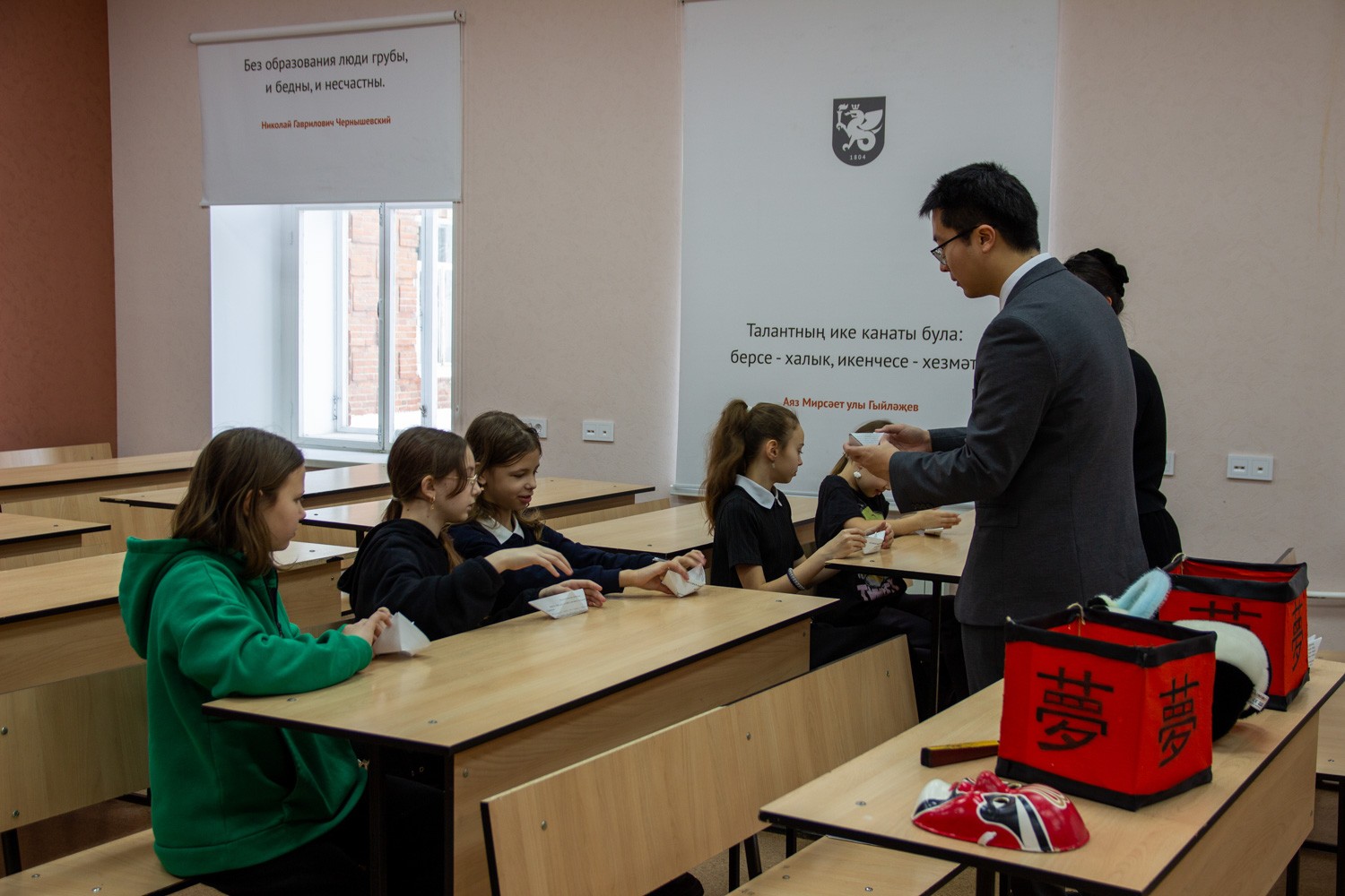 В Елабужском институте КФУ продолжил свою работу Детский университет В Елабужском институте КФУ продолжил свою работу Детский университет