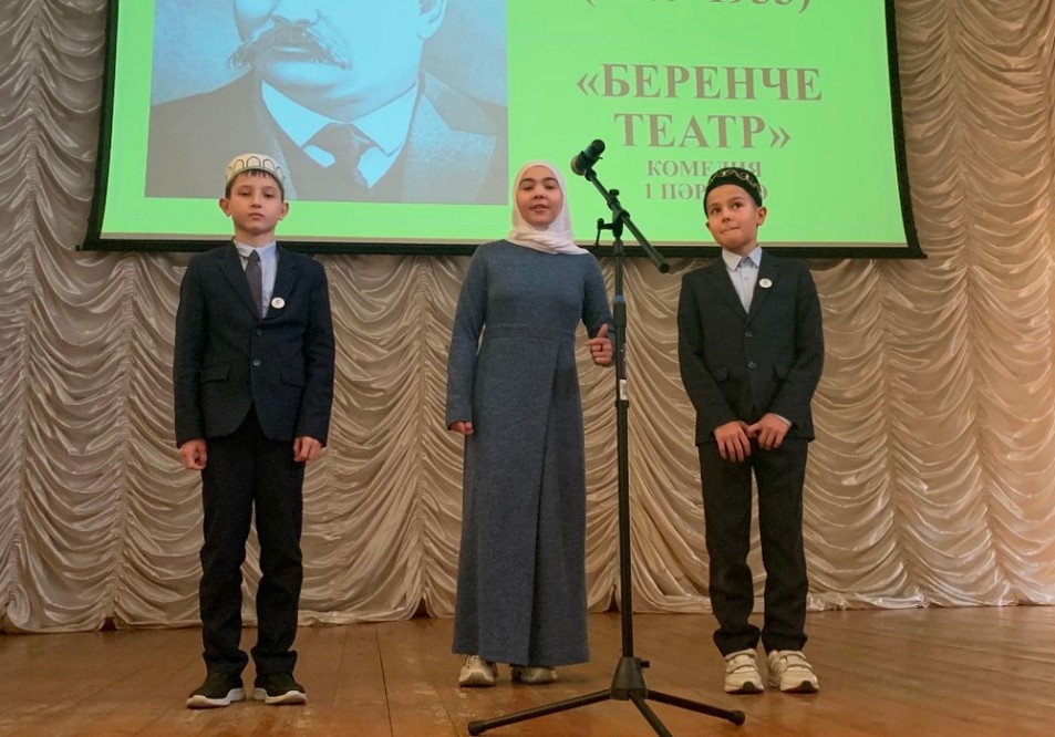 Студенты Елабужского института КФУ сыграли спектакль 'Беренче театр' Студенты Елабужского института КФУ сыграли спектакль 'Беренче театр'