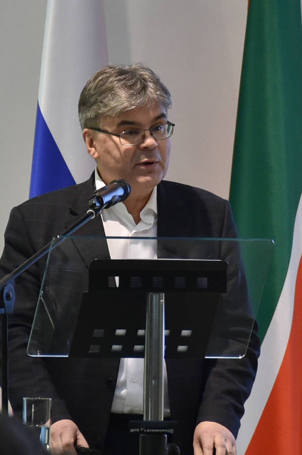 �.����������: '������ � ������� ���������� ��� ����� �������������������?'