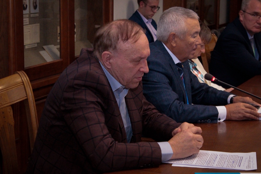 В рамках III Казанского международного юридического форума прошла панельная сессия: 'Казанские юридические школы: прошлое в настоящем (к 220-летию Казанского университета)' В рамках III Казанского международного юридического форума прошла панельная сессия: 'Казанские юридические школы: прошлое в настоящем (к 220-летию Казанского университета)'