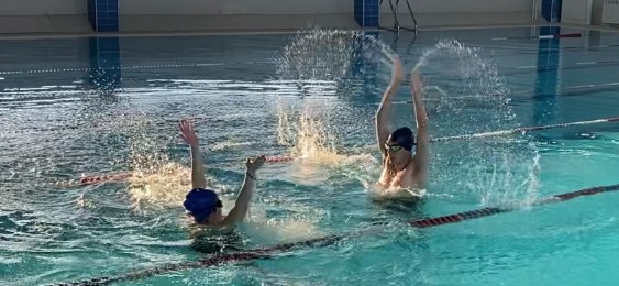 Предновогодний турнир по синхронному плаванию среди студентов третьекурсников ИФМиБ Предновогодний турнир по синхронному плаванию среди студентов третьекурсников ИФМиБ