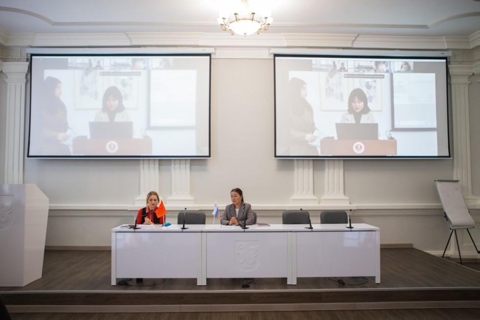 Онлайн-встреча по культурному обмену для китайских и российских студентов 'Цзясин и Елабуга в моих глазах'