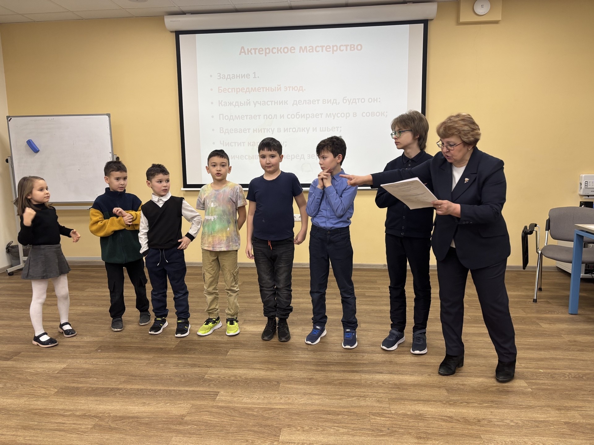 Развивающие занятия в детском театре КФУ 'Радуга' Развивающие занятия в детском театре КФУ 'Радуга'