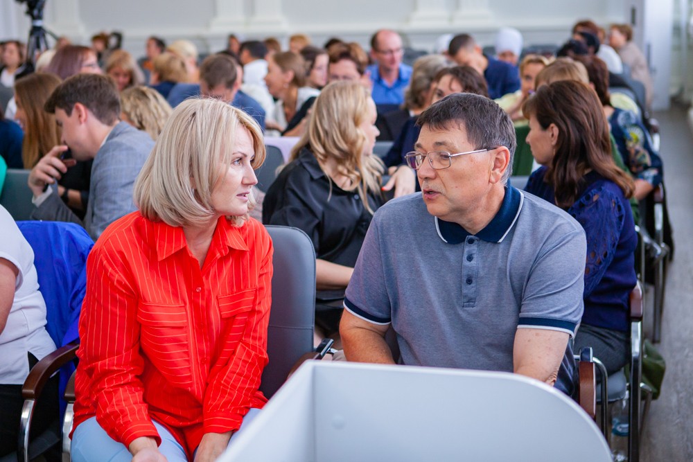 В Елабужском институте КФУ прошла встреча с Голубицким А.В., директором МБОУ СОШ 'Школа будущего' В Елабужском институте КФУ прошла встреча с Голубицким А.В., директором МБОУ СОШ 'Школа будущего'